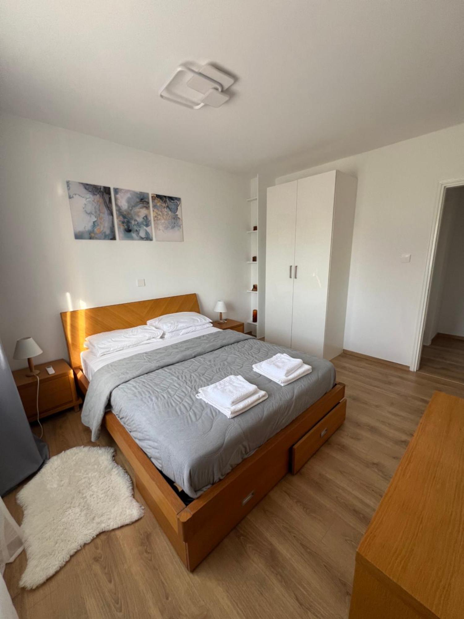 Iris Village Grand Apartment Paphos Kültér fotó